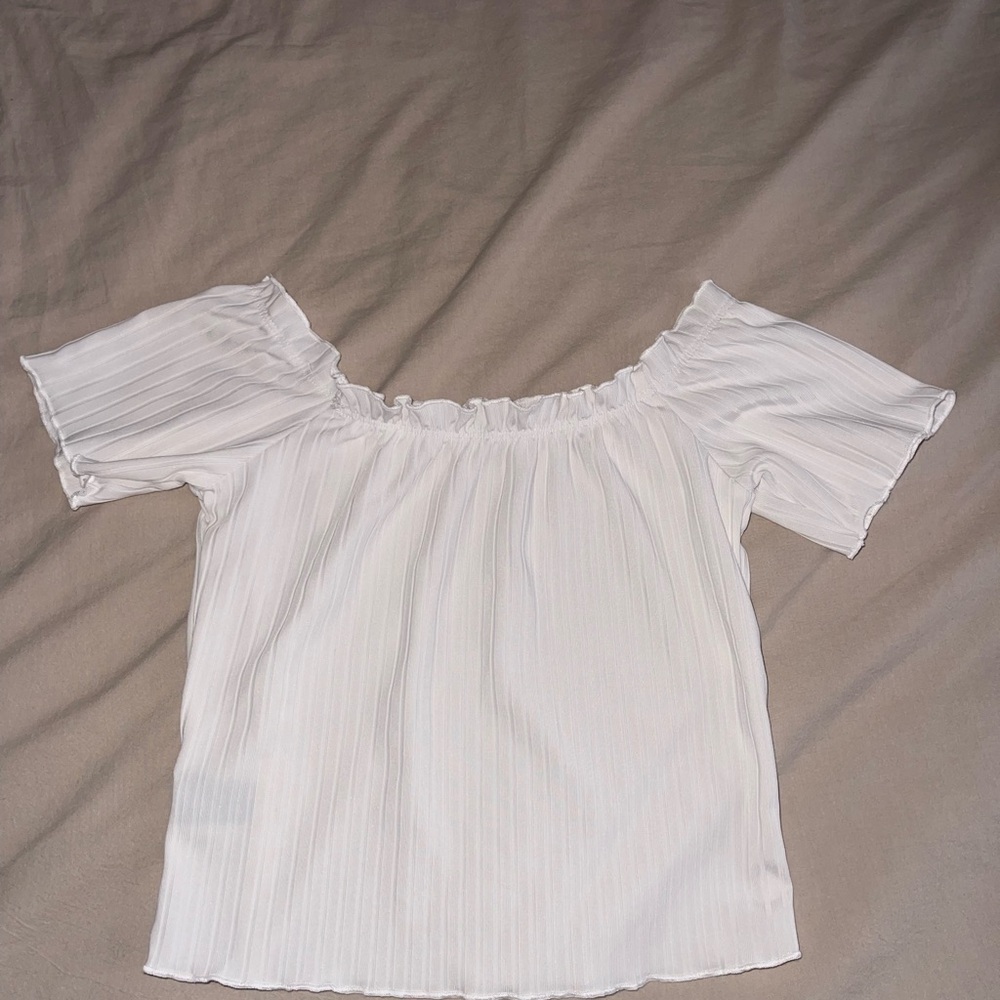 SHEIN White Ruffled Ribbed Blouse